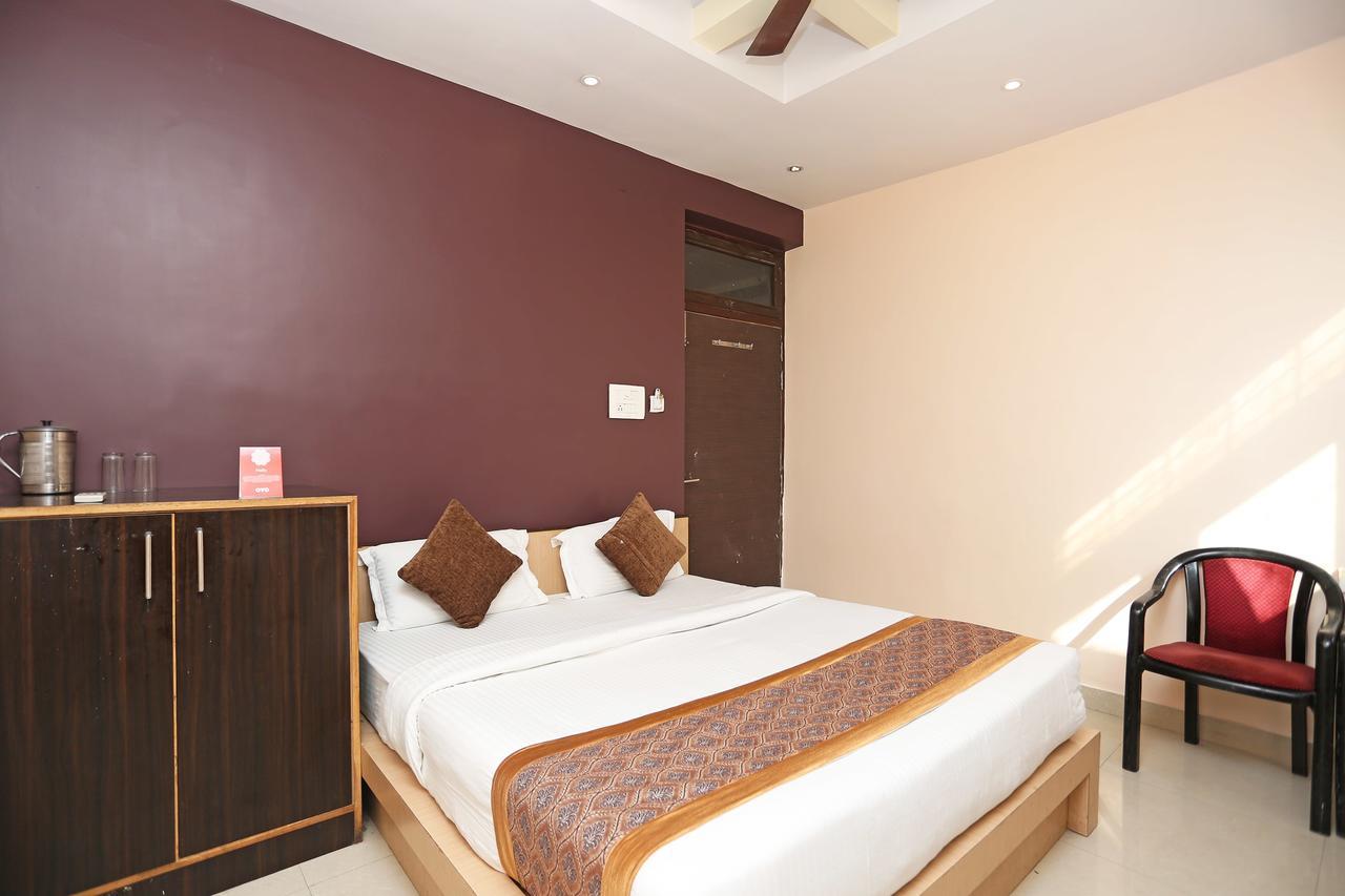 Oyo 11596 Sanjay Guest House Kanpur Zewnętrze zdjęcie
