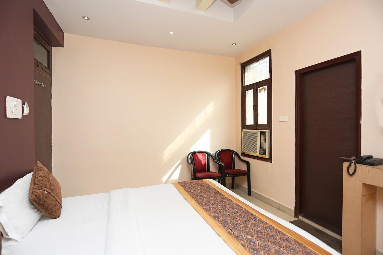 Oyo 11596 Sanjay Guest House Kanpur Zewnętrze zdjęcie