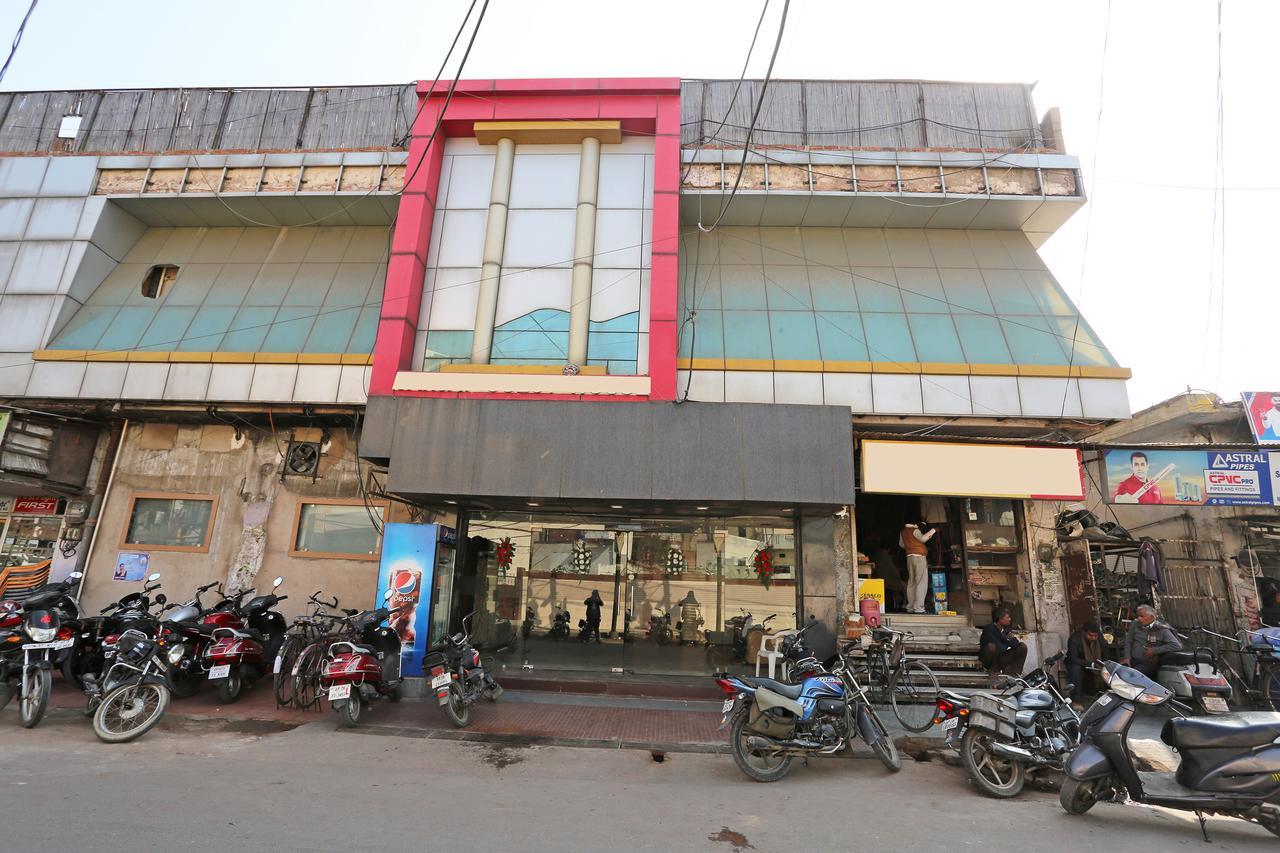 Oyo 11596 Sanjay Guest House Kanpur Zewnętrze zdjęcie